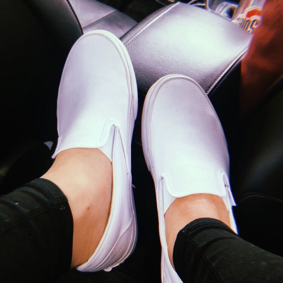 Profile Picture of Reagan Benseler (@reaganbens1) on Poshmark