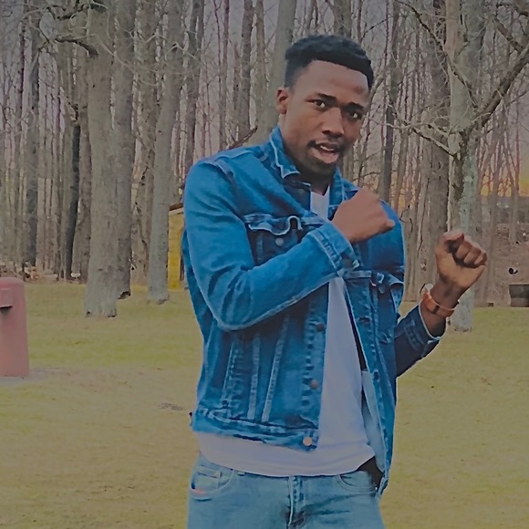 Profile Picture of Agueero Agueero (@agueeero) on Poshmark