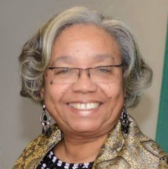 Profile Picture of Maxine Allen (@maxineallen124) on Poshmark