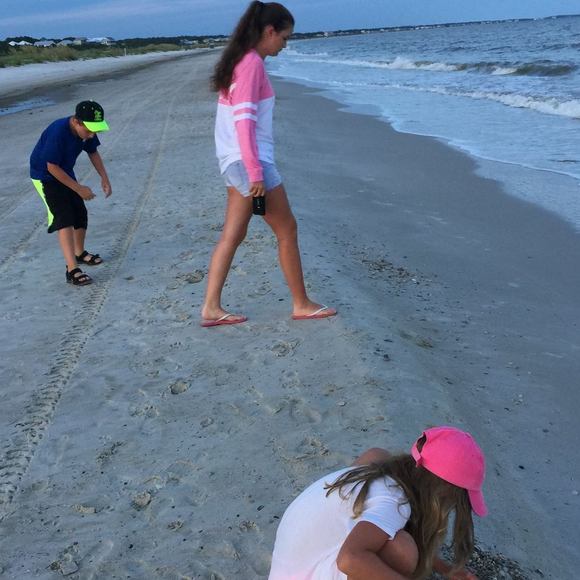 Profile Picture of Vera Mathews (@gadeedee) on Poshmark