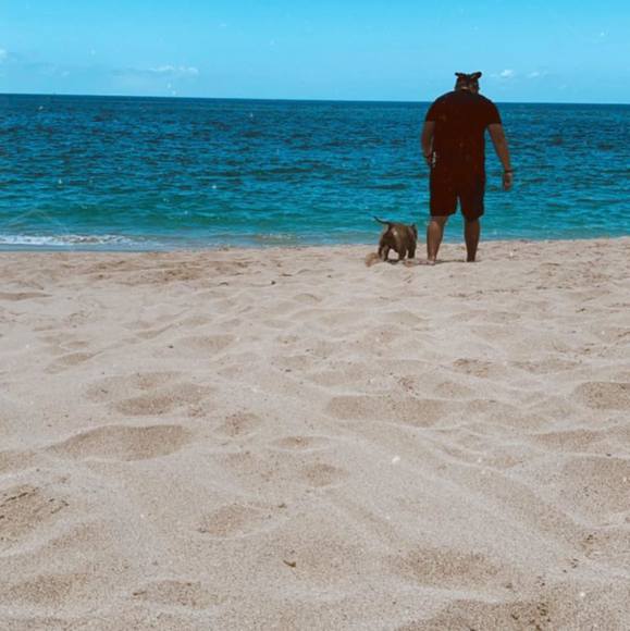 Profile Picture of Hanalei Kahue (@henskiesss) on Poshmark