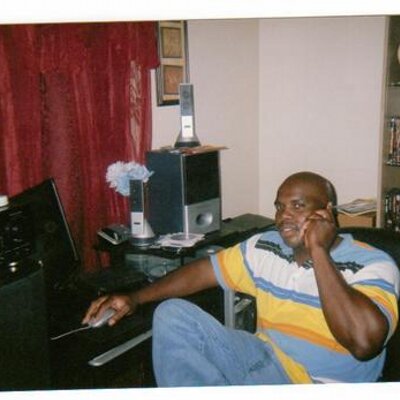 Profile Picture of Johnny Holcomb (@@FrankCandi) on Twitter