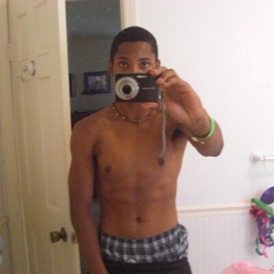 Profile Picture of Aaron Clark (@sk8er_gator) on Twitter