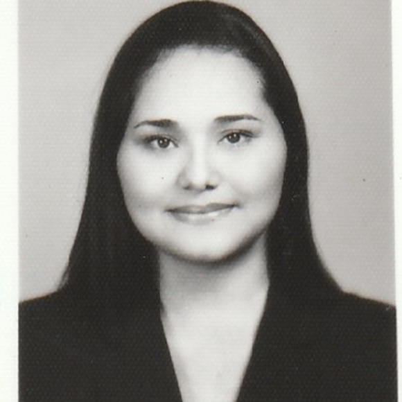 Profile Picture of Nancy Pereira (@pereirascencio) on Poshmark