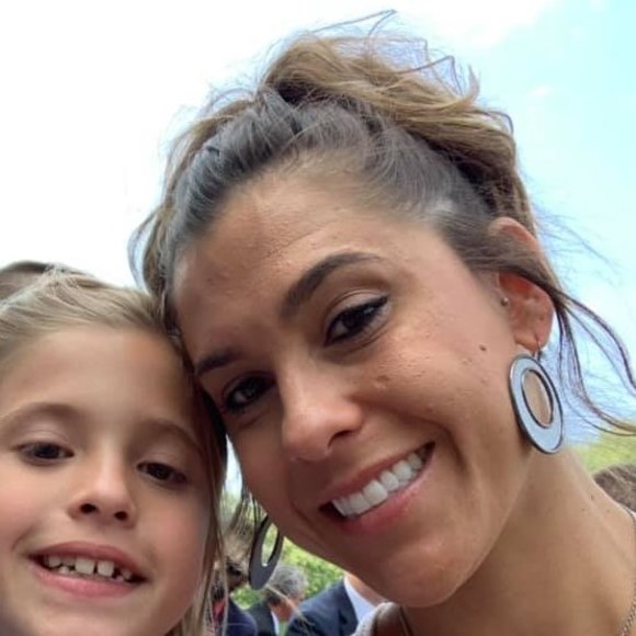 Profile Picture of Kelli Hunter (@queenykellib) on Poshmark