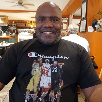 Profile Picture of John Elliotton Twitter