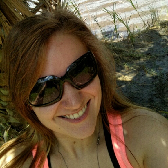 Profile Picture of Briana Lingold (@blingold) on Poshmark