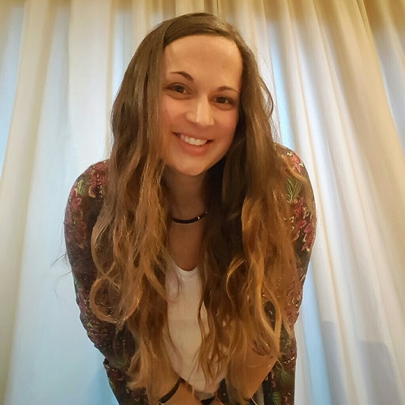 Profile Picture of Rachel Kelderman (@rachelkelderman) on Poshmark