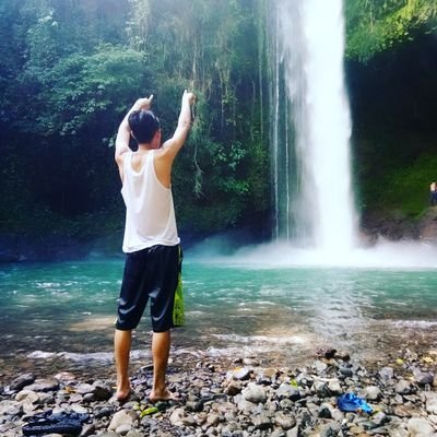 Profile Picture of Christopher James Bilbao (@HappyChris23) on Twitter