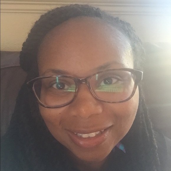 Profile Picture of Tori Battle (@torib34) on Poshmark