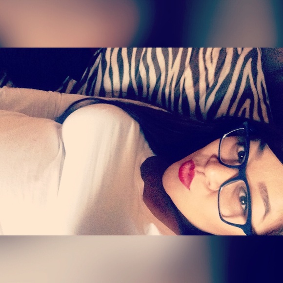 Profile Picture of Lorena Diaz (@lorenad09281) on Poshmark