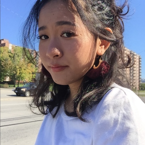 Profile Picture of Jamie Huynh (@thuonify) on Poshmark