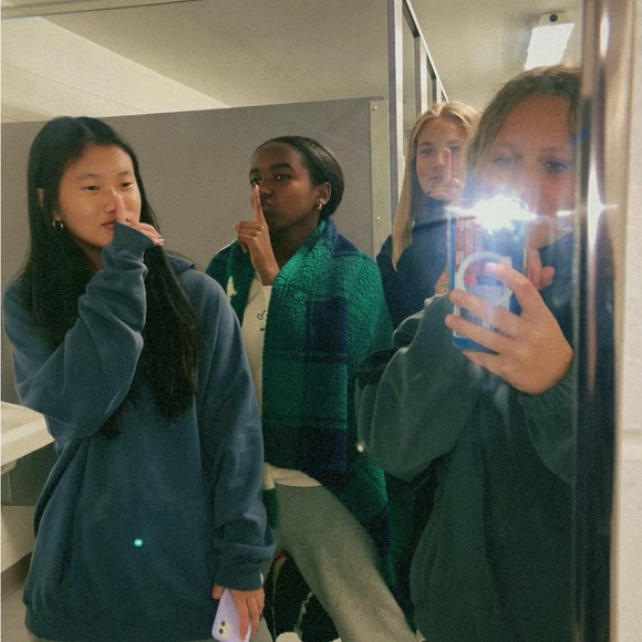 Profile Picture of Parker Kujawski (@parkerkujawski) on Poshmark