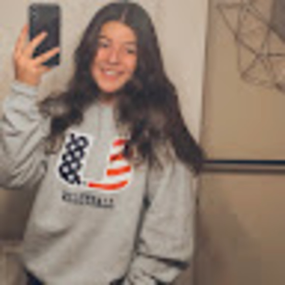 Profile Picture of Trinity Williams (@tw061906765) on Poshmark