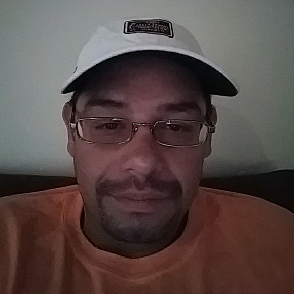 Profile Picture of Randy Govea (@rgovea01) on Poshmark