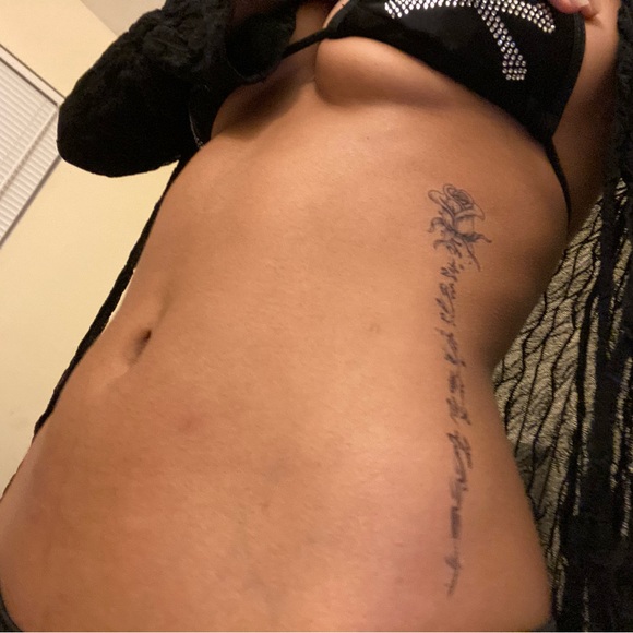 Profile Picture of Jazzy Wazzy (@jazalyna420) on Poshmark