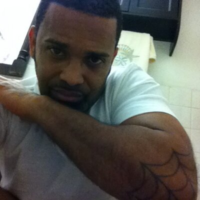 Profile Picture of ALEJANDRO J. BUENO (@7HIJOS) on Twitter