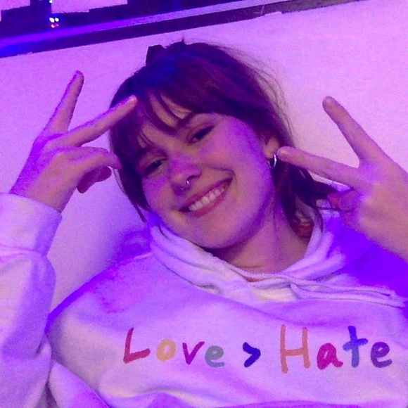 Profile Picture of Laura Coppard (@lauracoppard98) on Poshmark