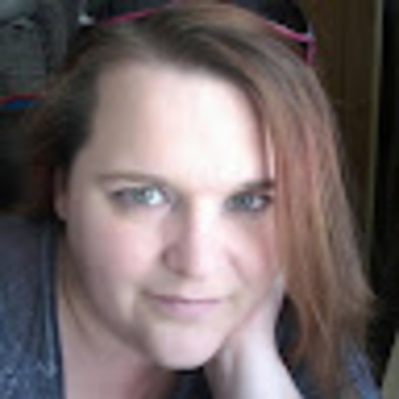 Profile Picture of Cindy Ladd (@cindyladd416) on Poshmark