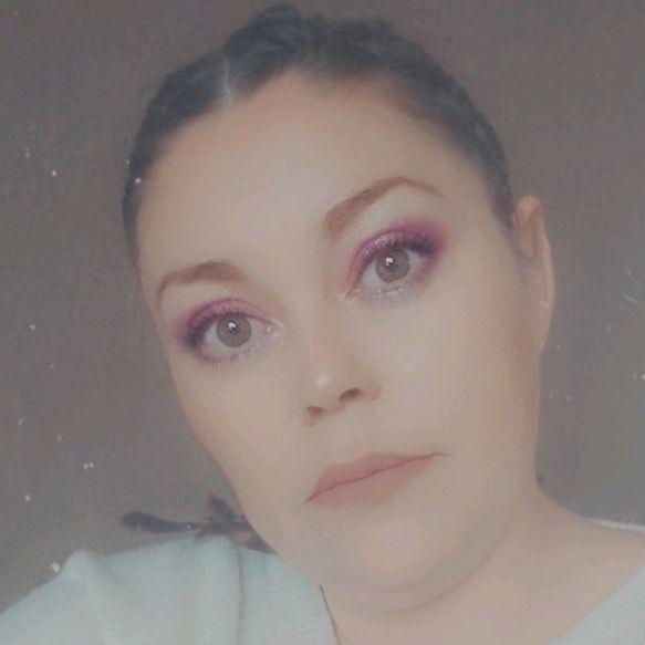 Profile Picture of Alice Heuzey (@aliceheuzey) on Tiktok