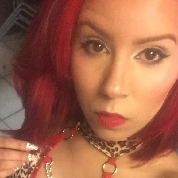 Profile Picture of Christina Bacote (@divabish7) on Poshmark