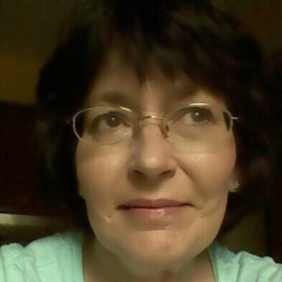 Profile Picture of Carol Wedler (@loracobx) on Poshmark