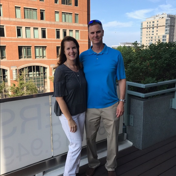 Profile Picture of Hope Parente (@hopeitworks) on Poshmark