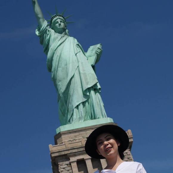 Profile Picture of Mint Farida (@mint_fm) on Poshmark