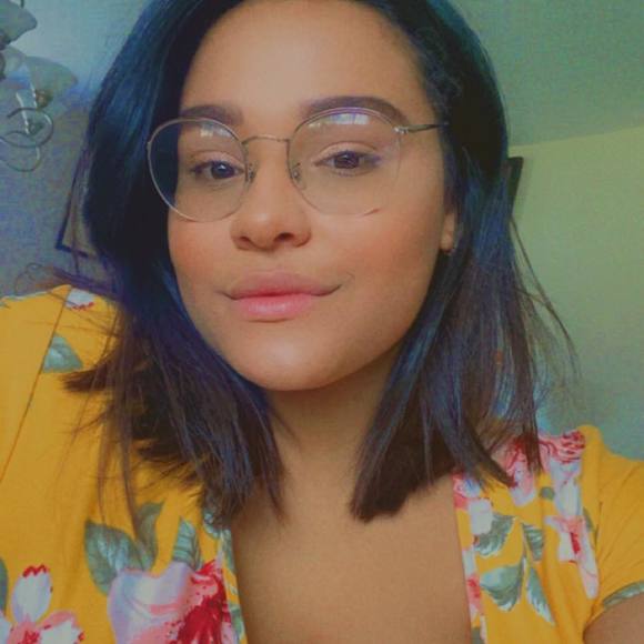 Profile Picture of Stephanie Bodón (@stepha97bodon) on Poshmark