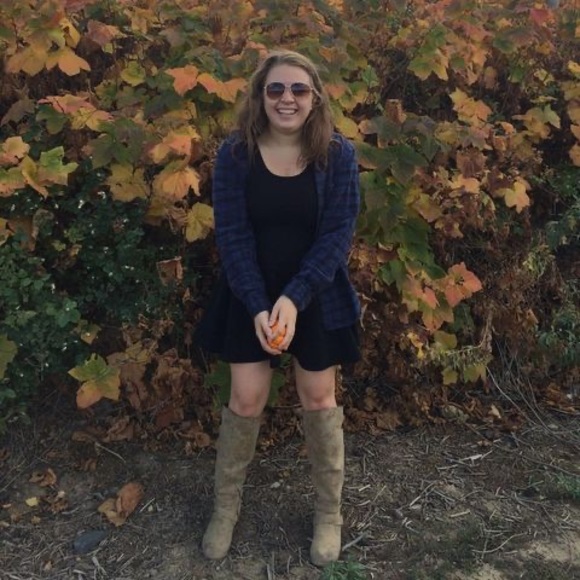 Profile Picture of Ariel Wagner-randall (@ariella228) on Poshmark