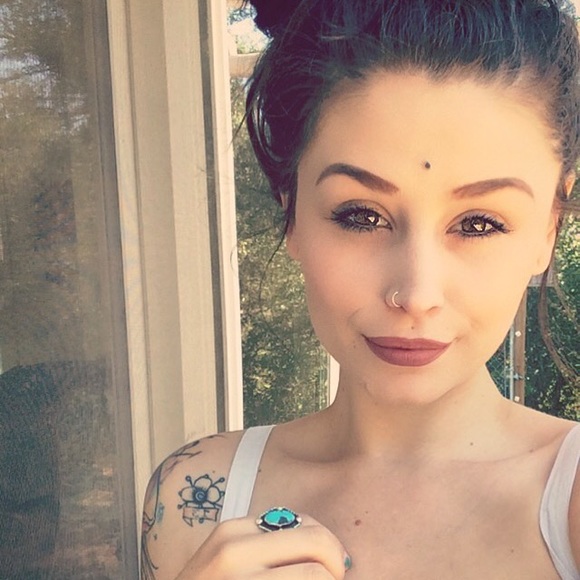 Profile Picture of Jess Wyrick (@jessicaraefairy) on Poshmark