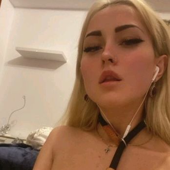 Profile Picture of Monika Hannah (@v47939861m8) on Tiktok