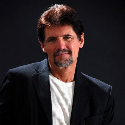 Profile Picture of Mike Hamill (@musclepoet) on Twitter