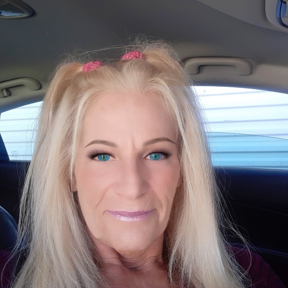 Profile Picture of Cindy Franklin (@cindyfranklin14) on Poshmark