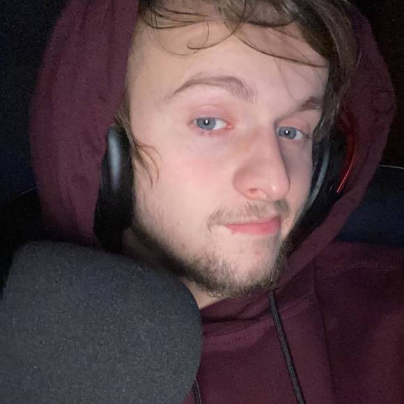 Profile Picture of Brayden Kaylor (@braydenkaylor) on Poshmark