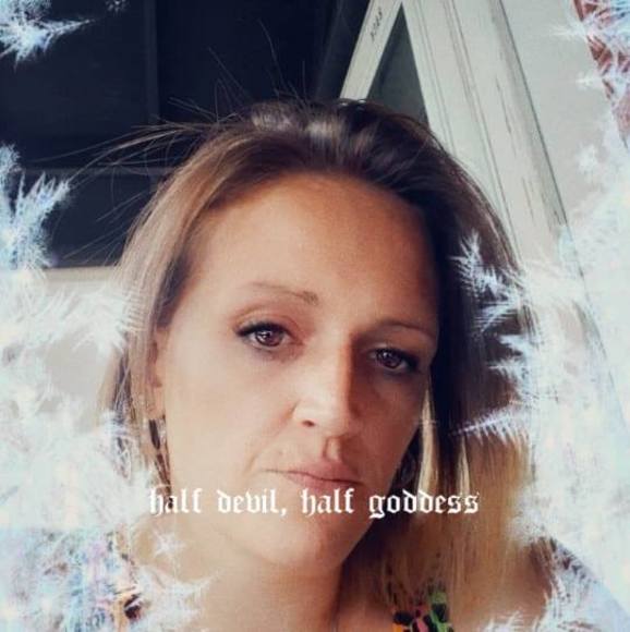 Profile Picture of Jessica Honeycutt (@hnphlp0610) on Poshmark