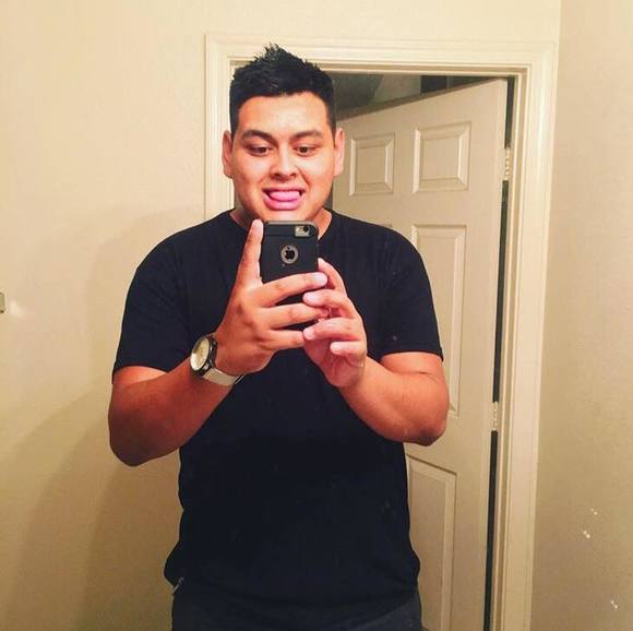 Profile Picture of Erick Guzman (@erick9226) on Poshmark