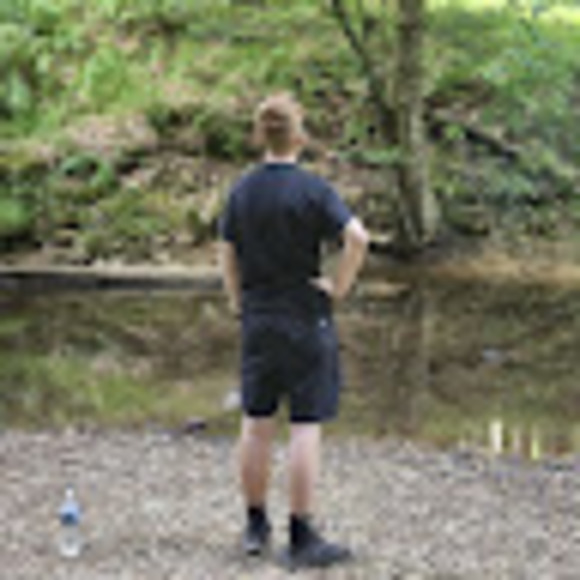 Profile Picture of Katie Kellgren (@kkellgren) on Poshmark