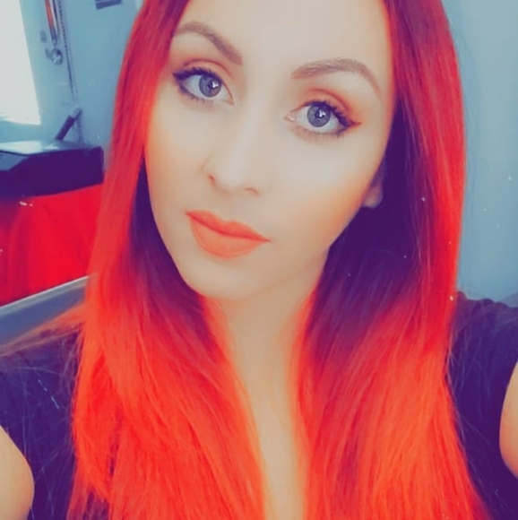 Profile Picture of Joanna Black (@unknownedgirl) on Poshmark