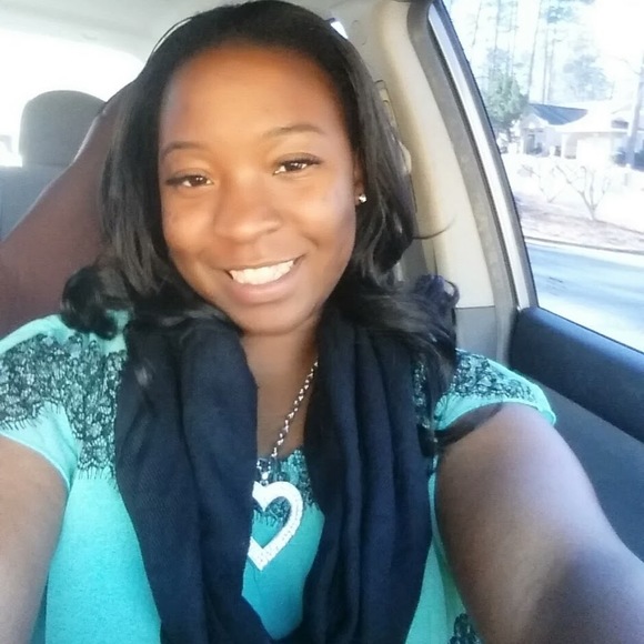 Profile Picture of Vinesha Perkins (@nesha31091) on Poshmark