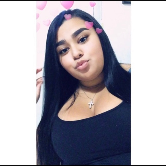Profile Picture of Alexis Sabra (@alexissabra21) on Poshmark