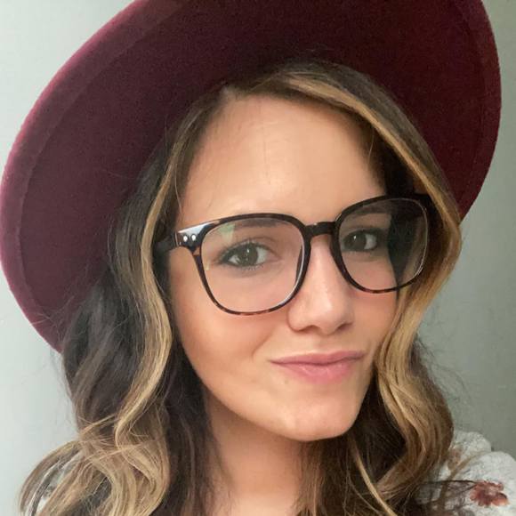 Profile Picture of Kimberly Mccluskey (@kimberlyaugelli) on Poshmark