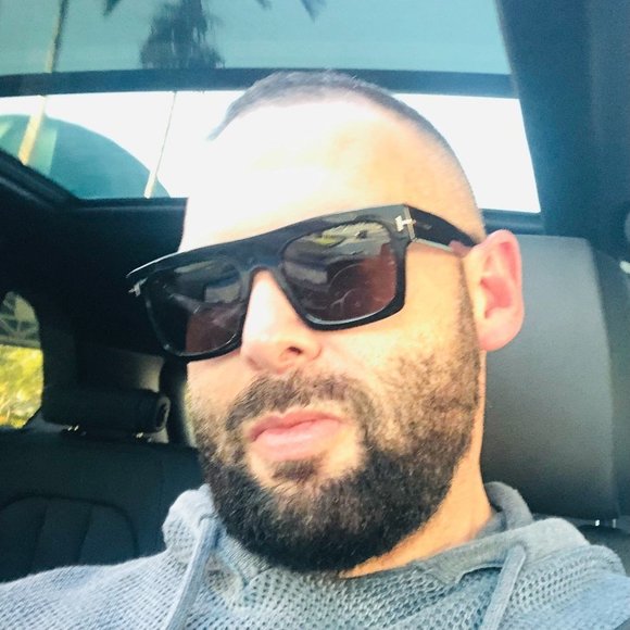 Profile Picture of Jose Biaggi (@jbiaggi33) on Poshmark