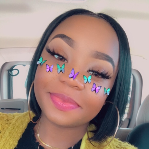 Profile Picture of Jasmine Singleton (@jourdyn1001) on Poshmark