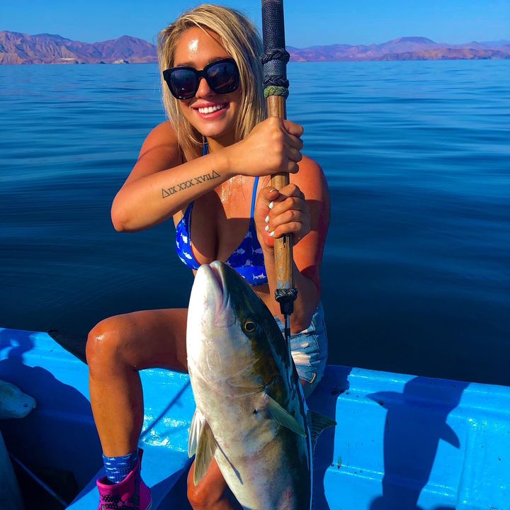 Profile Picture of lauraabarryy (@@lauraabarryy) on Tiktok