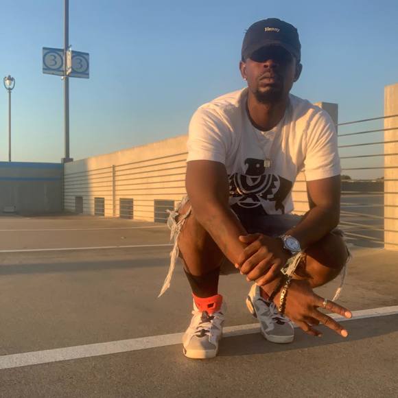 Profile Picture of Tranell Carter (@tranellcarter) on Poshmark