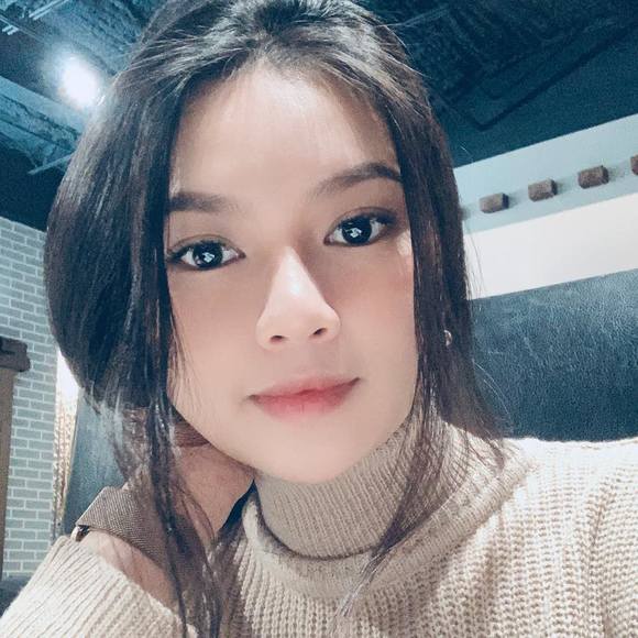 Profile Picture of Hương Hương (@trandhuong25) on Poshmark