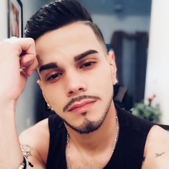 Profile Picture of Manny Roman (@myariel31) on Poshmark