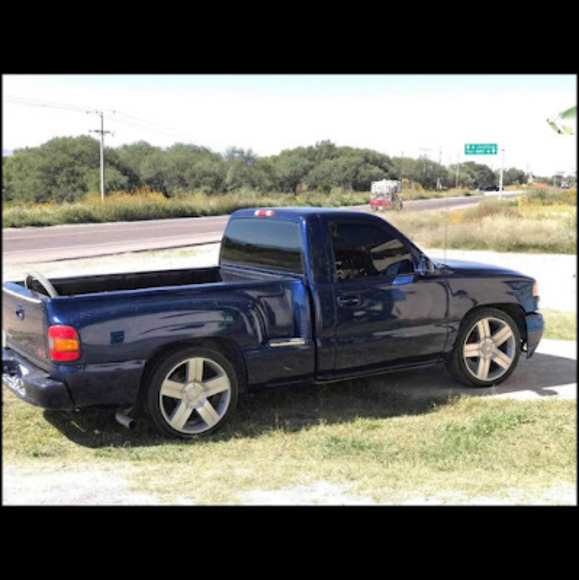 Profile Picture of Alan Belmares (@belmaresalan603) on Poshmark