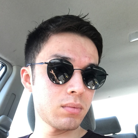 Profile Picture of Aaron Castro (@astroc123) on Poshmark